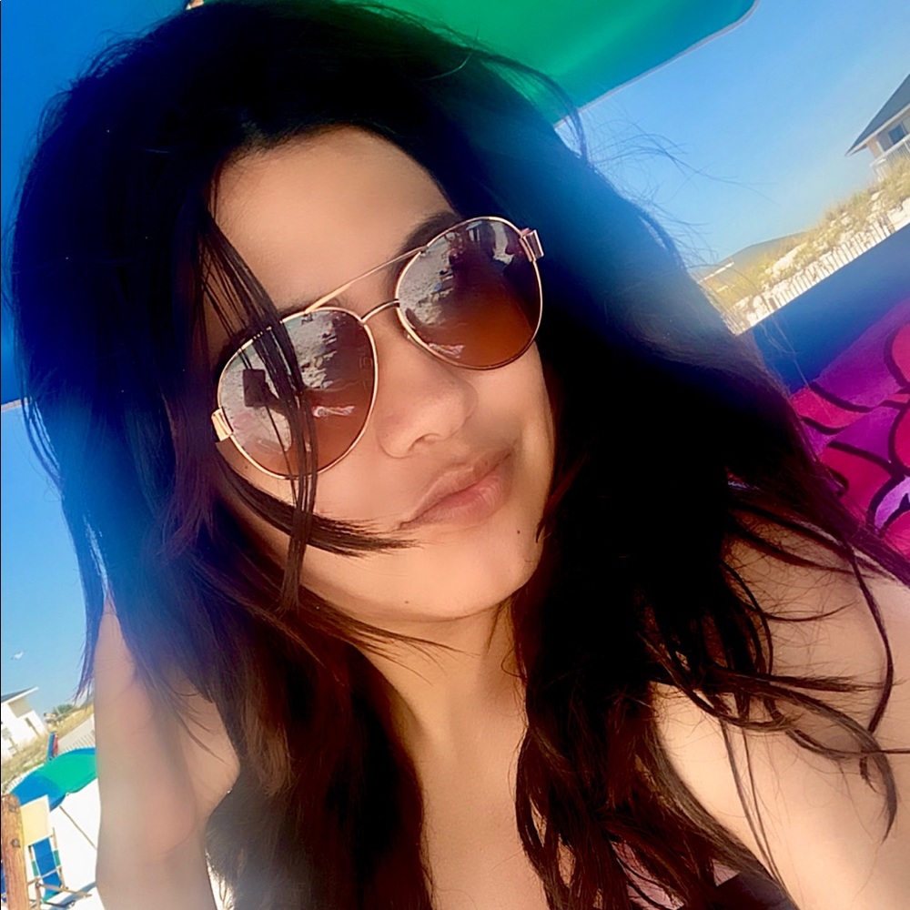 Meet your Posher, Brooke